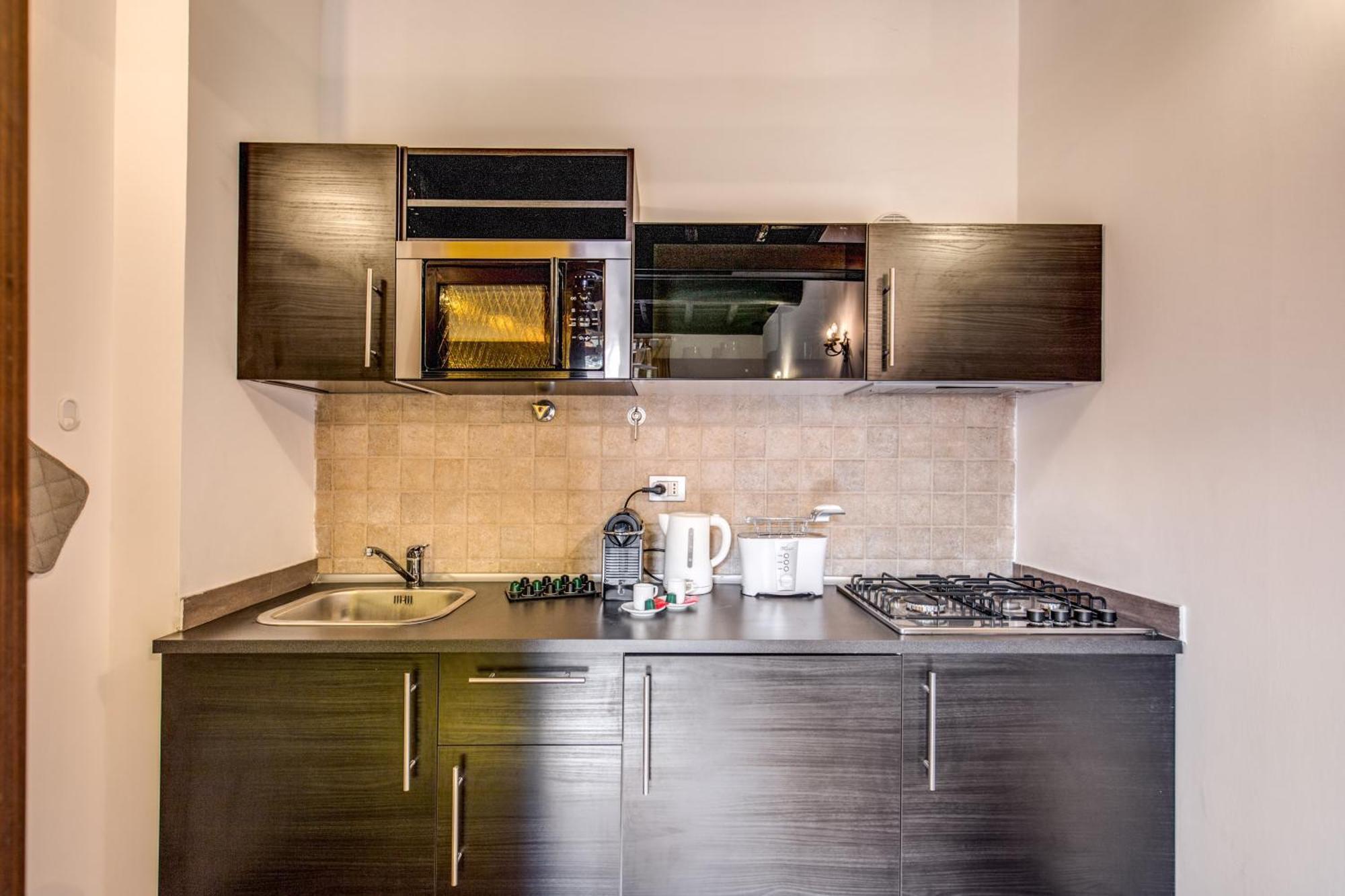 Elegant Apartment Behind The Colosseum Rome Exterior photo