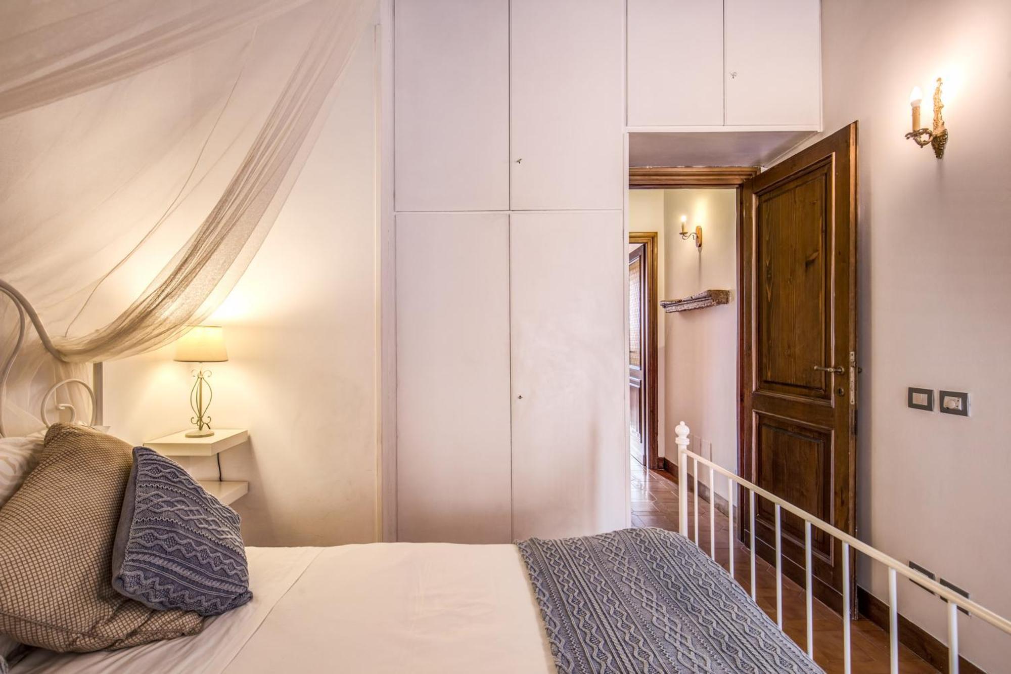 Elegant Apartment Behind The Colosseum Rome Exterior photo