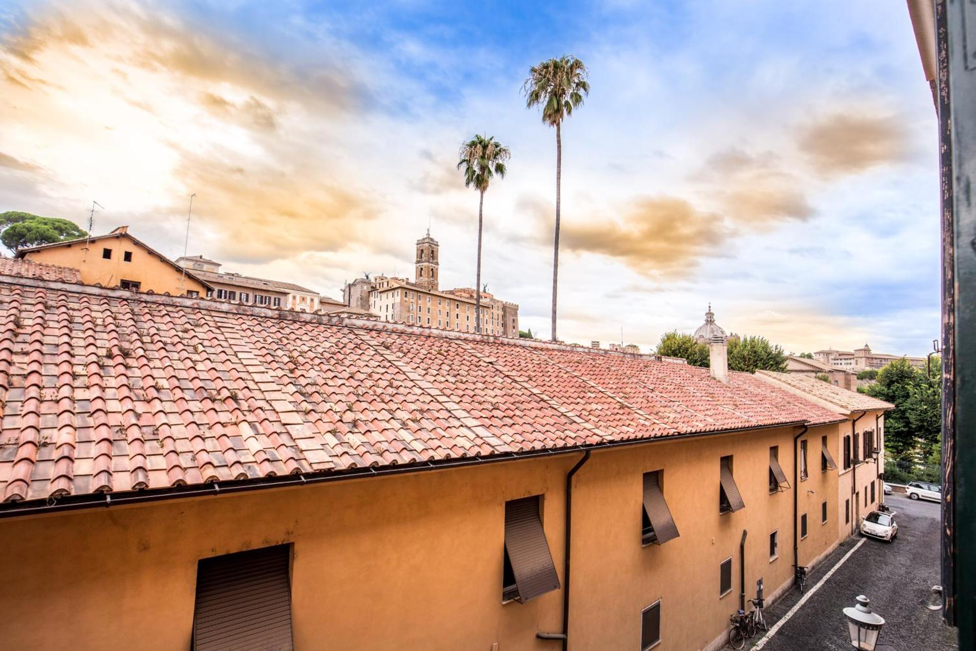 Elegant Apartment Behind The Colosseum Rome Exterior photo