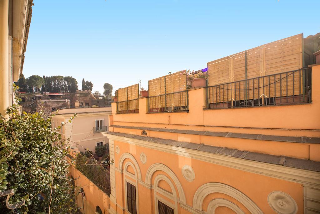 Elegant Apartment Behind The Colosseum Rome Exterior photo