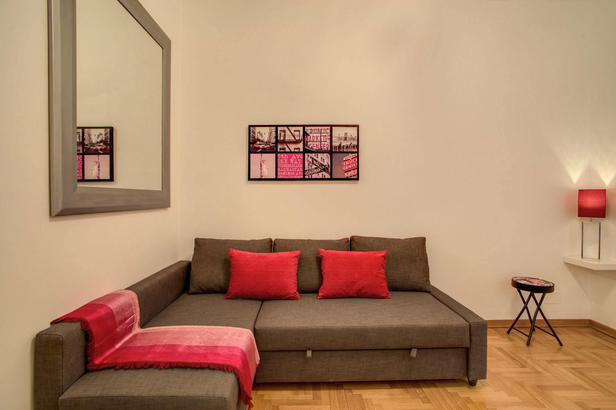 Elegant Apartment Behind The Colosseum Rome Exterior photo
