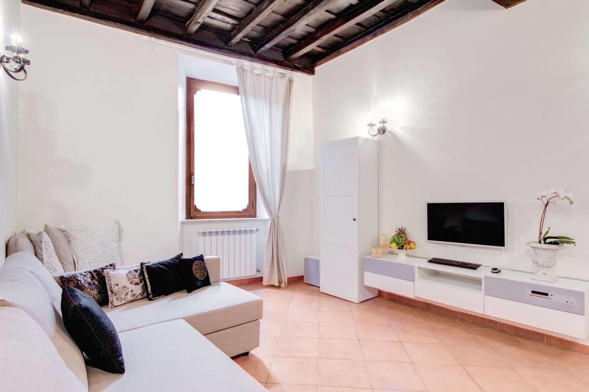 Elegant Apartment Behind The Colosseum Rome Exterior photo
