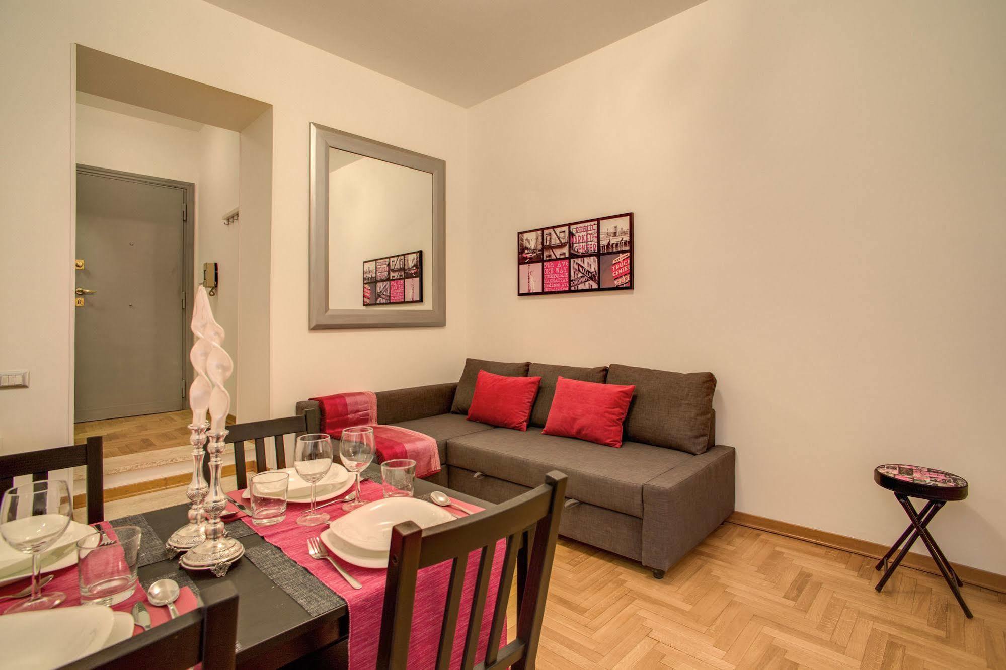 Elegant Apartment Behind The Colosseum Rome Exterior photo