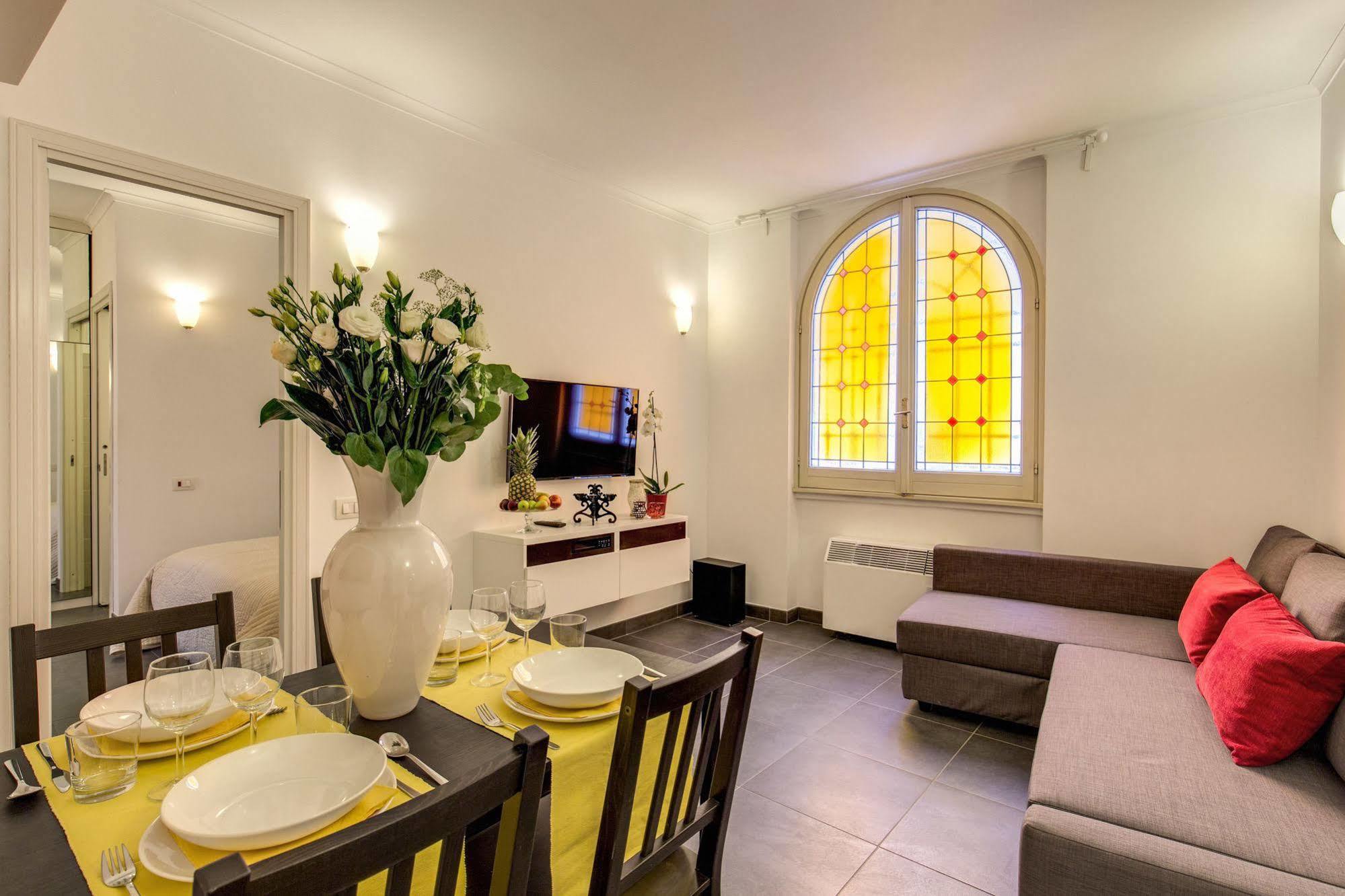 Elegant Apartment Behind The Colosseum Rome Exterior photo