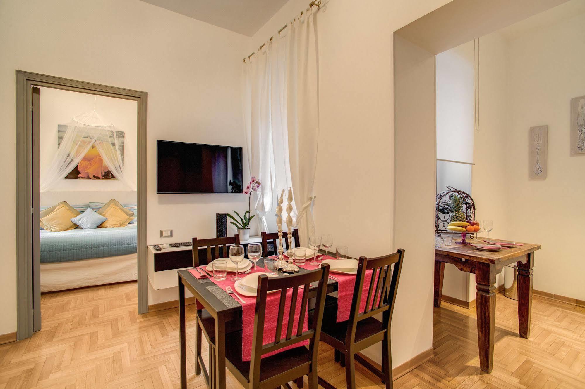 Elegant Apartment Behind The Colosseum Rome Exterior photo