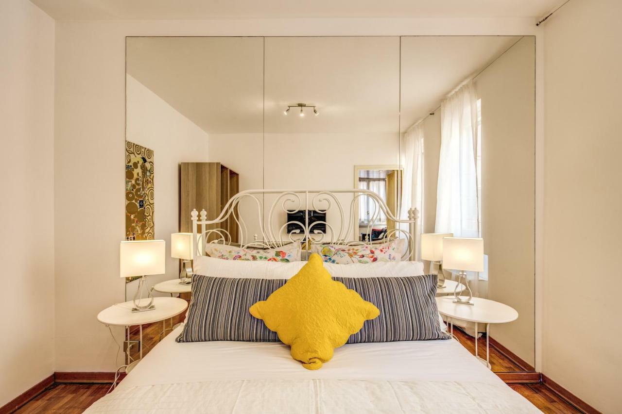 Elegant Apartment Behind The Colosseum Rome Exterior photo