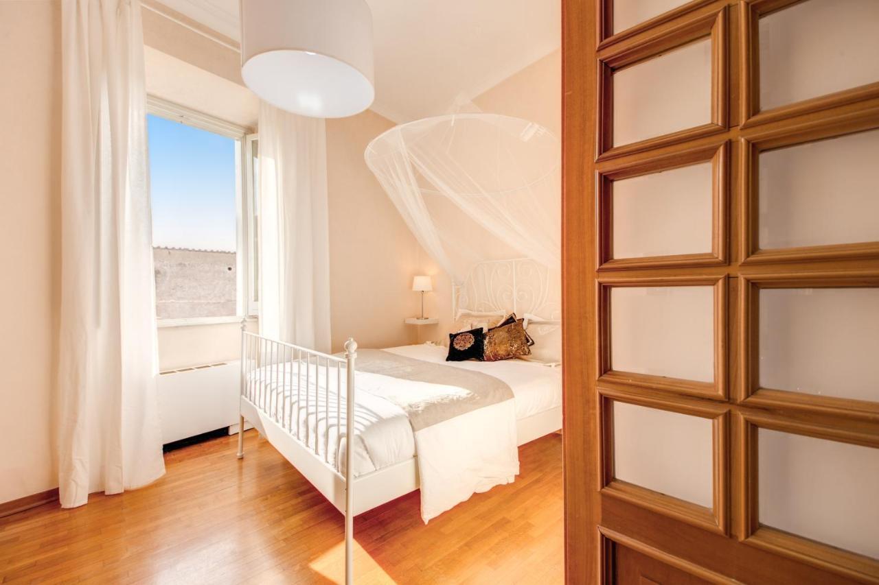 Elegant Apartment Behind The Colosseum Rome Room photo
