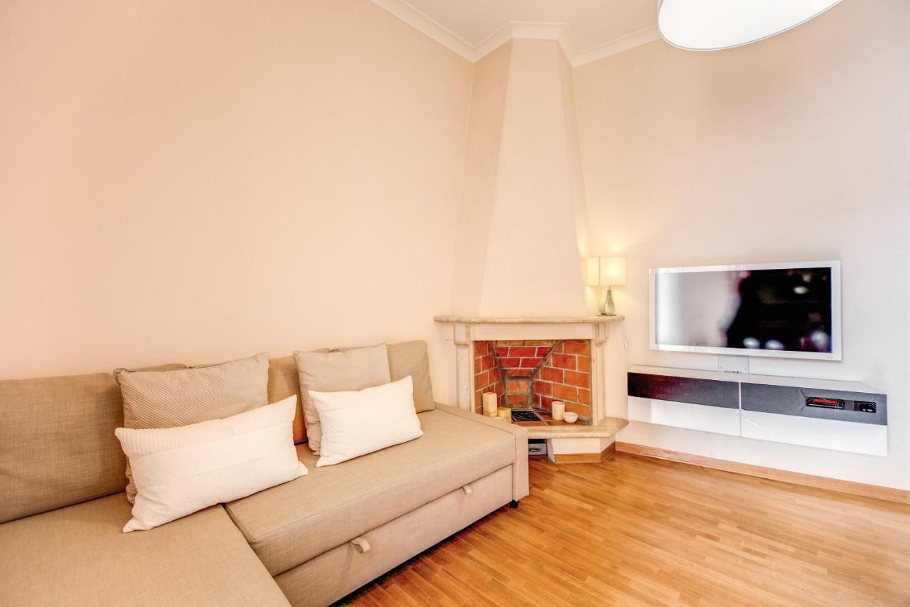 Elegant Apartment Behind The Colosseum Rome Room photo