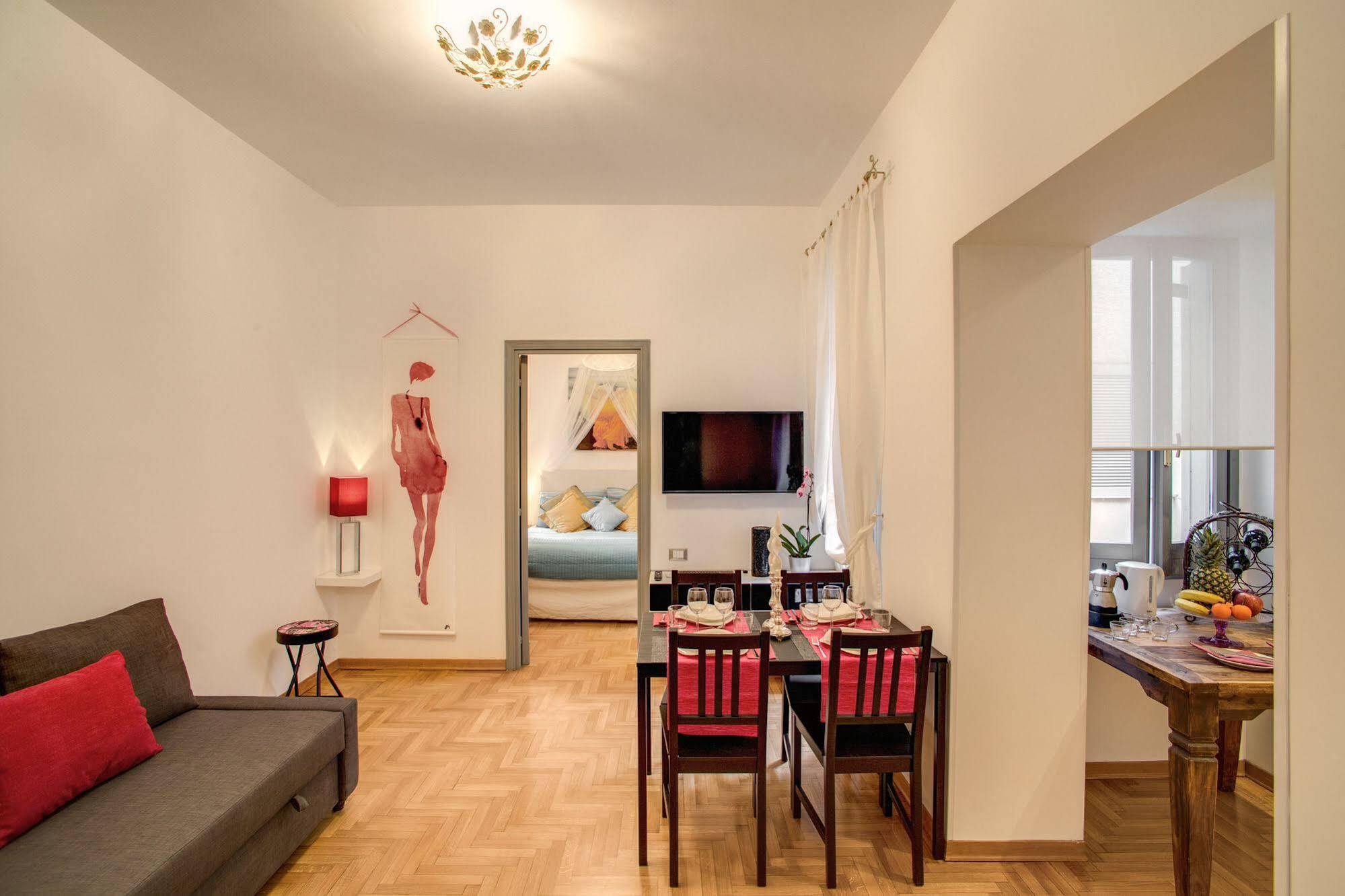 Elegant Apartment Behind The Colosseum Rome Exterior photo